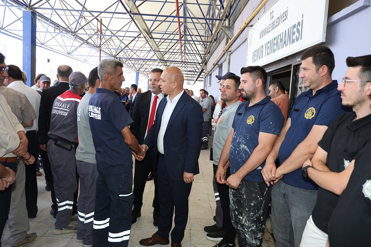 BAŞKANIMIZ ÖNAL PERSONEL İLE BAYRAMLAŞTI